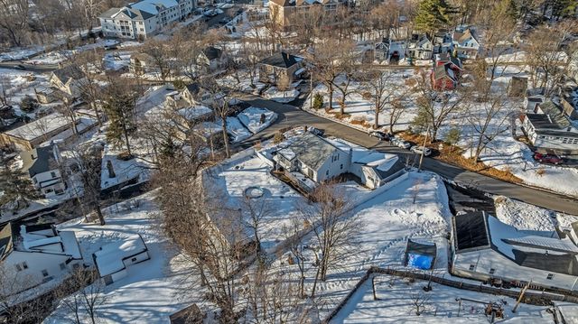 72 Youngs Rd, Lunenburg, MA 01462