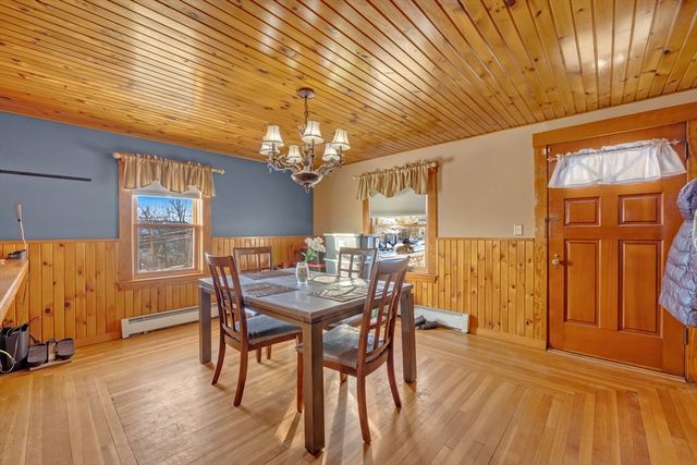 72 Youngs Rd, Lunenburg, MA 01462