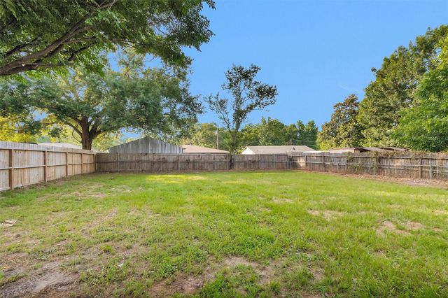 213 County Line Road, Willis, TX 77378