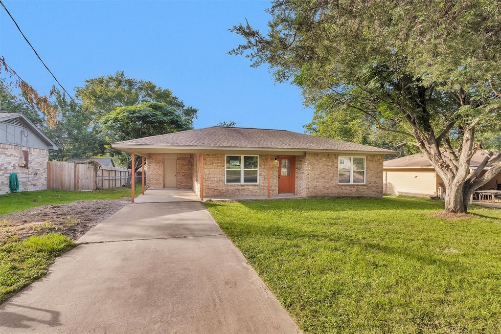 213 County Line Road, Willis, TX 77378