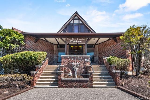524 Sierra Vista Lane, Valley Cottage, NY 10989