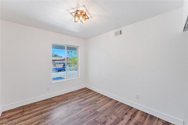 2740 Searles Avenue, Las Vegas, NV 89101