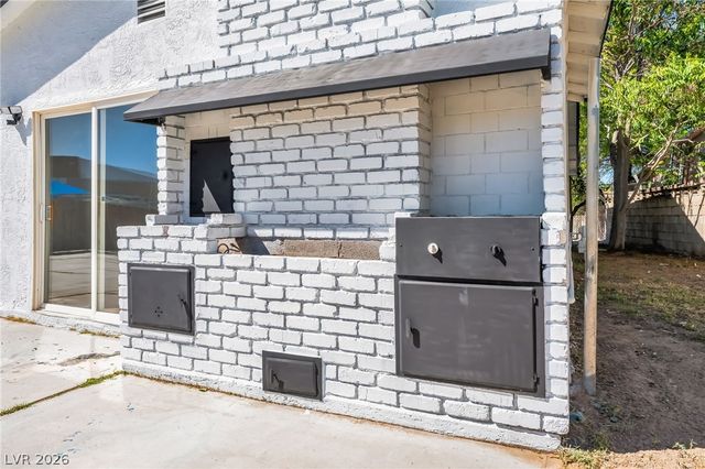 2740 Searles Avenue, Las Vegas, NV 89101