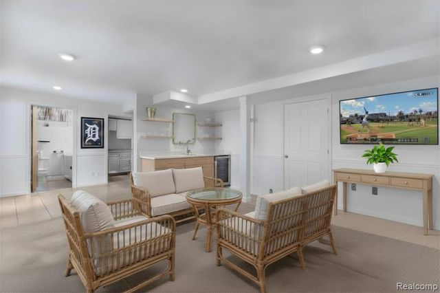 6628 Longworth Drive, Waterford, MI 48329