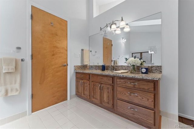 6628 Longworth Drive, Waterford, MI 48329