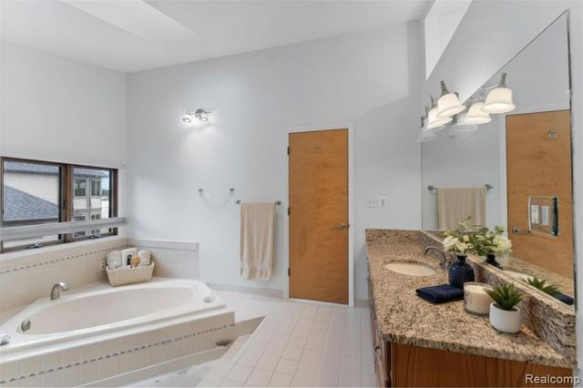 6628 Longworth Drive, Waterford, MI 48329