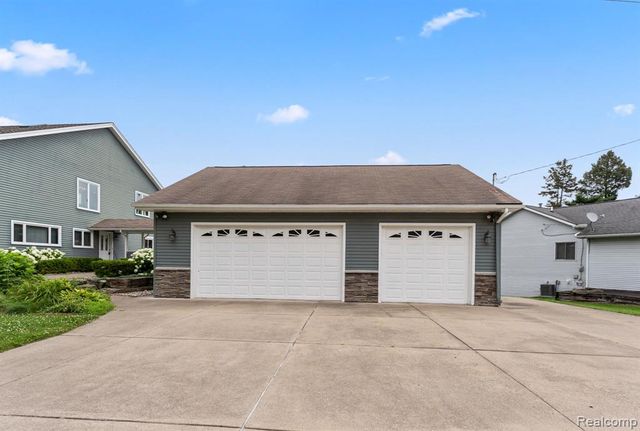 6628 Longworth Drive, Waterford, MI 48329