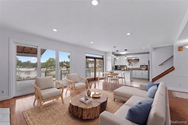 6628 Longworth Drive, Waterford, MI 48329