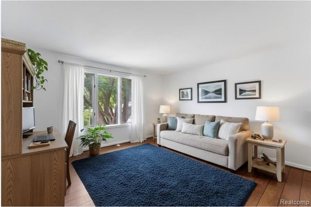 6628 Longworth Drive, Waterford, MI 48329