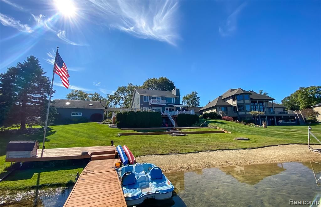 6628 Longworth Drive, Waterford, MI 48329