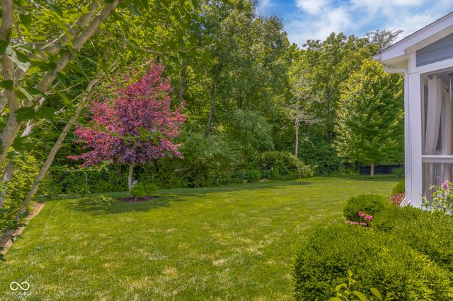 2013 Deer Creek Circle, Columbus, IN 47201