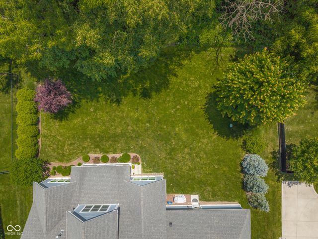 2013 Deer Creek Circle, Columbus, IN 47201