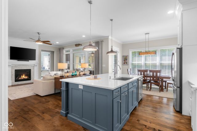 2013 Deer Creek Circle, Columbus, IN 47201