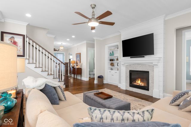 2013 Deer Creek Circle, Columbus, IN 47201