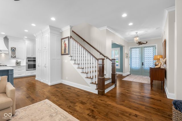 2013 Deer Creek Circle, Columbus, IN 47201