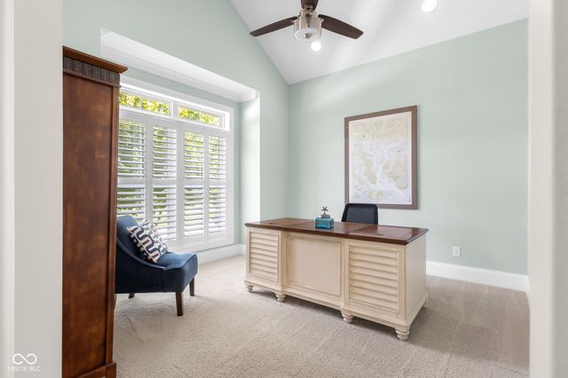 2013 Deer Creek Circle, Columbus, IN 47201