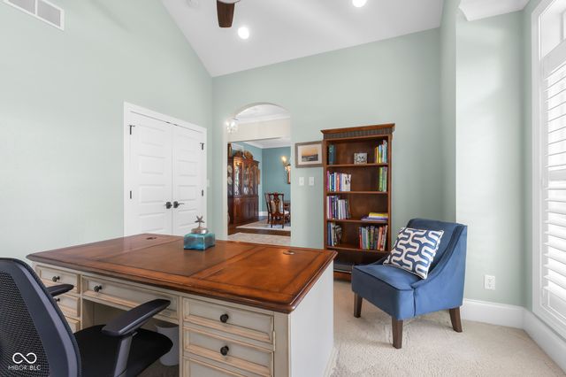 2013 Deer Creek Circle, Columbus, IN 47201