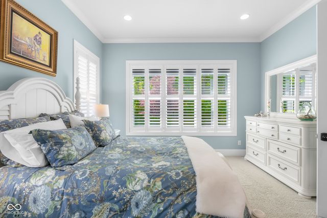 2013 Deer Creek Circle, Columbus, IN 47201