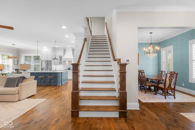 2013 Deer Creek Circle, Columbus, IN 47201