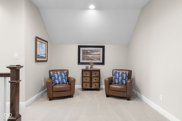 2013 Deer Creek Circle, Columbus, IN 47201