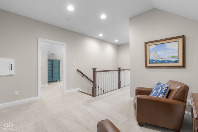 2013 Deer Creek Circle, Columbus, IN 47201