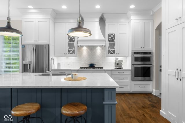 2013 Deer Creek Circle, Columbus, IN 47201