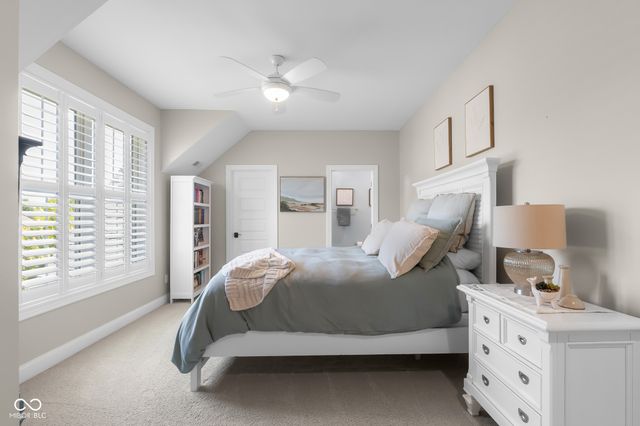 2013 Deer Creek Circle, Columbus, IN 47201