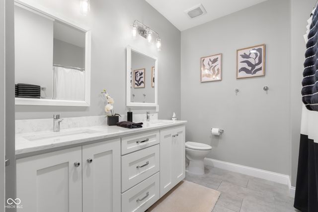 2013 Deer Creek Circle, Columbus, IN 47201