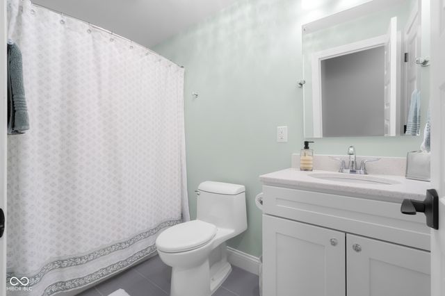 2013 Deer Creek Circle, Columbus, IN 47201