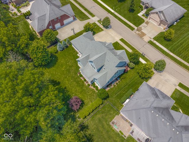 2013 Deer Creek Circle, Columbus, IN 47201