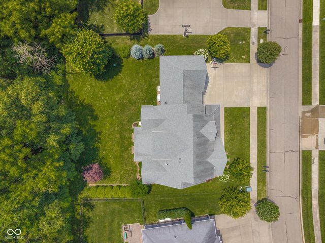 2013 Deer Creek Circle, Columbus, IN 47201