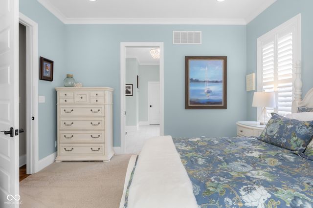 2013 Deer Creek Circle, Columbus, IN 47201