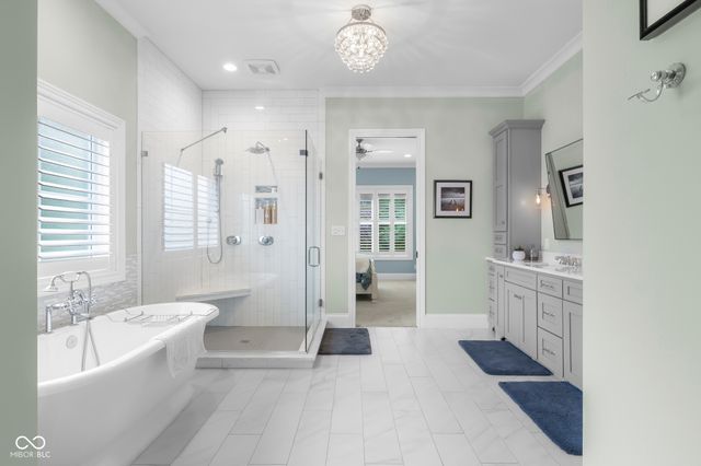 2013 Deer Creek Circle, Columbus, IN 47201