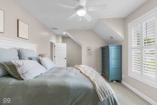 2013 Deer Creek Circle, Columbus, IN 47201