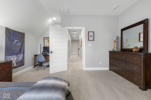 2013 Deer Creek Circle, Columbus, IN 47201