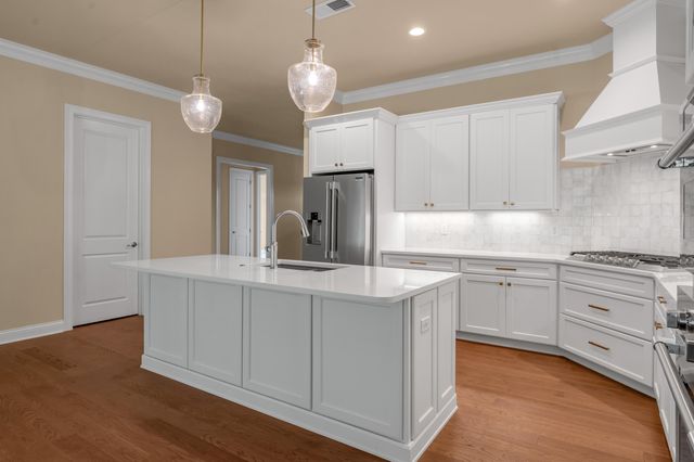 380 Weston Park, Lexington, KY 40515