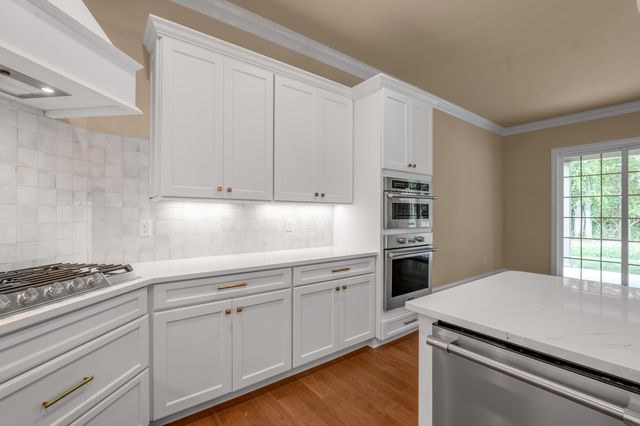 380 Weston Park, Lexington, KY 40515