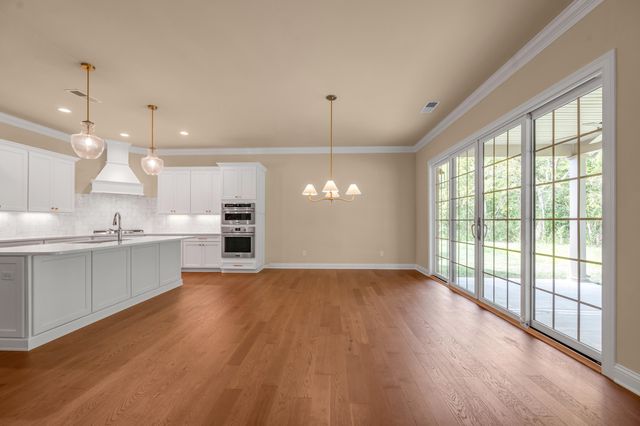 380 Weston Park, Lexington, KY 40515