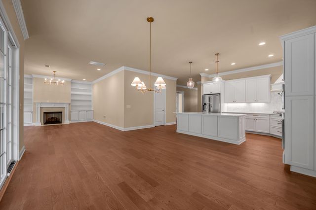 380 Weston Park, Lexington, KY 40515