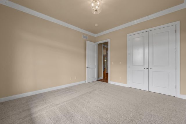 380 Weston Park, Lexington, KY 40515