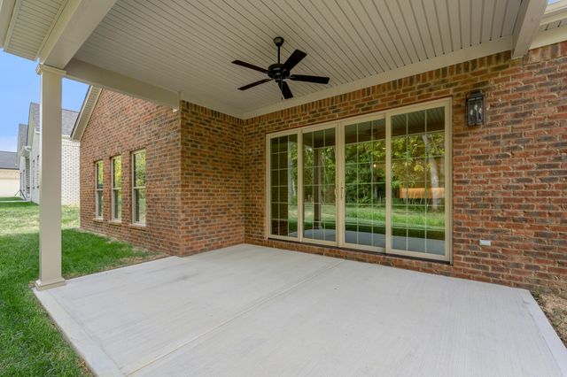 380 Weston Park, Lexington, KY 40515