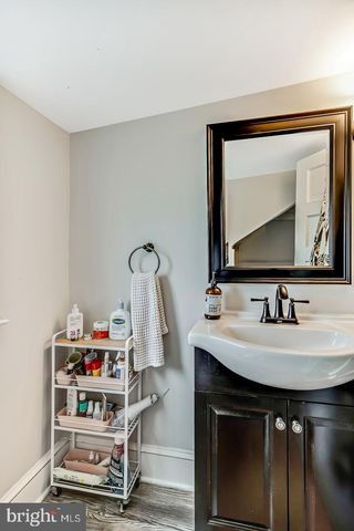 15 WILLOWBROOK AVE, Lansdowne, PA 19050