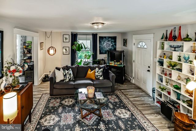 15 WILLOWBROOK AVE, Lansdowne, PA 19050