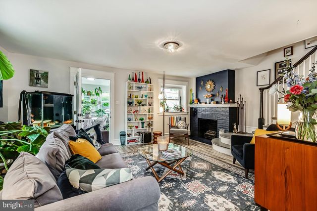 15 WILLOWBROOK AVE, Lansdowne, PA 19050