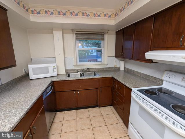 21 STEINWAY AVE, Ewing, NJ 08618