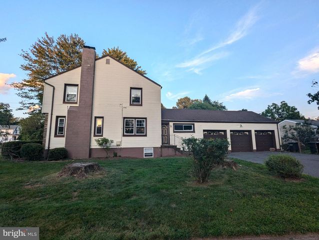 21 STEINWAY AVE, Ewing, NJ 08618