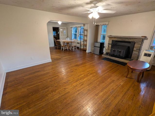 21 STEINWAY AVE, Ewing, NJ 08618