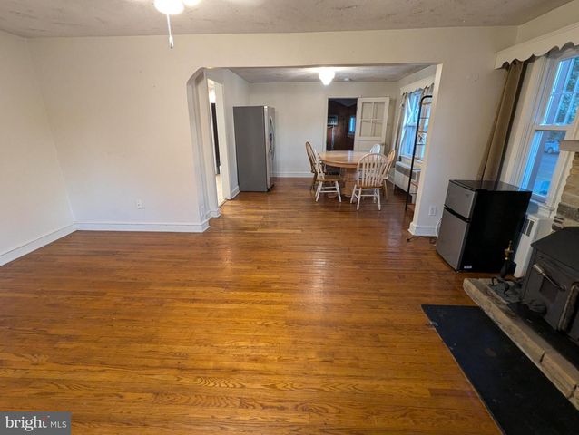 21 STEINWAY AVE, Ewing, NJ 08618