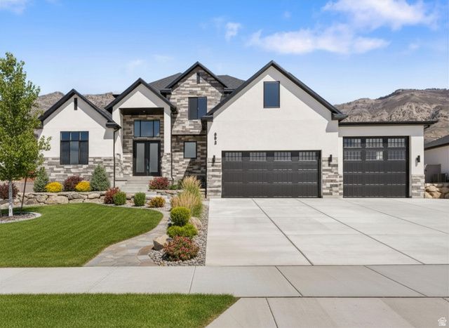 692 E MOUNTAIN RD., North Ogden, UT 84414