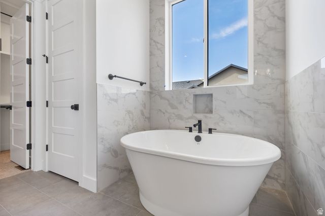 692 E MOUNTAIN RD., North Ogden, UT 84414